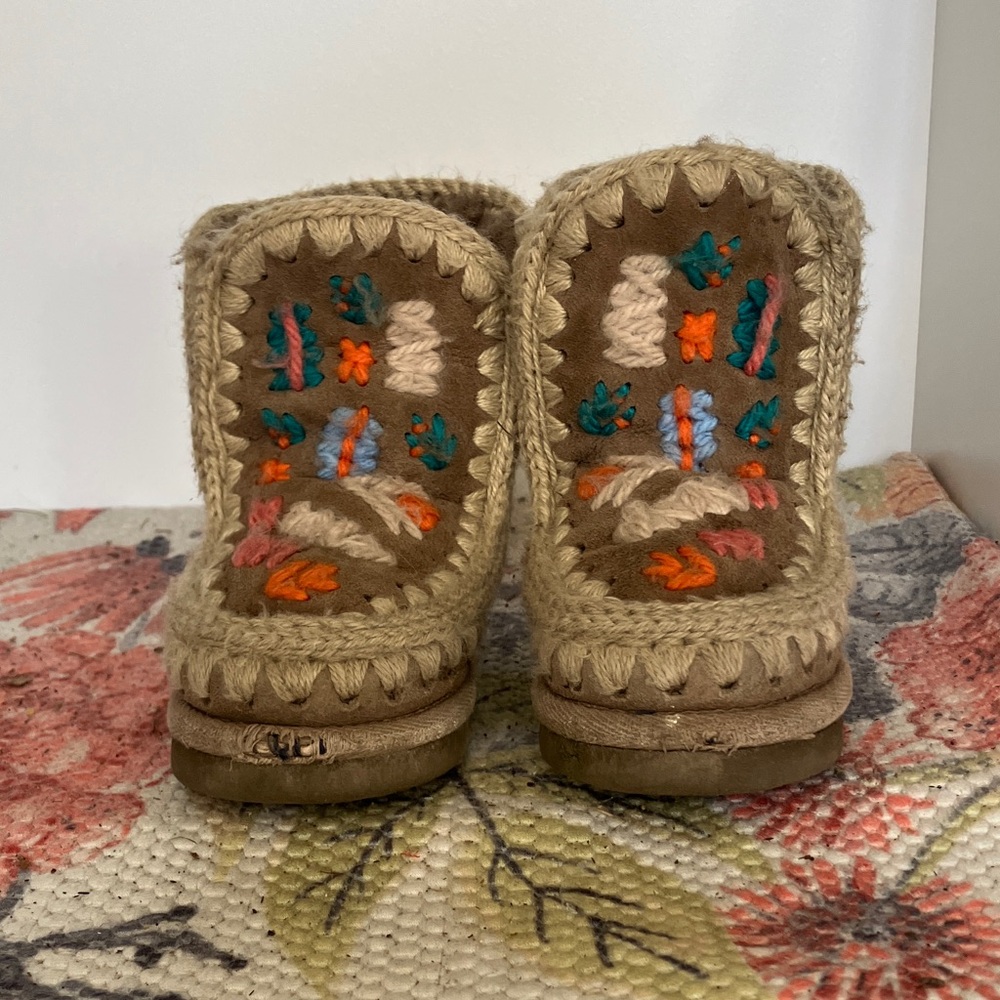 Mou Brown Suede Boots with Cream Stitching
